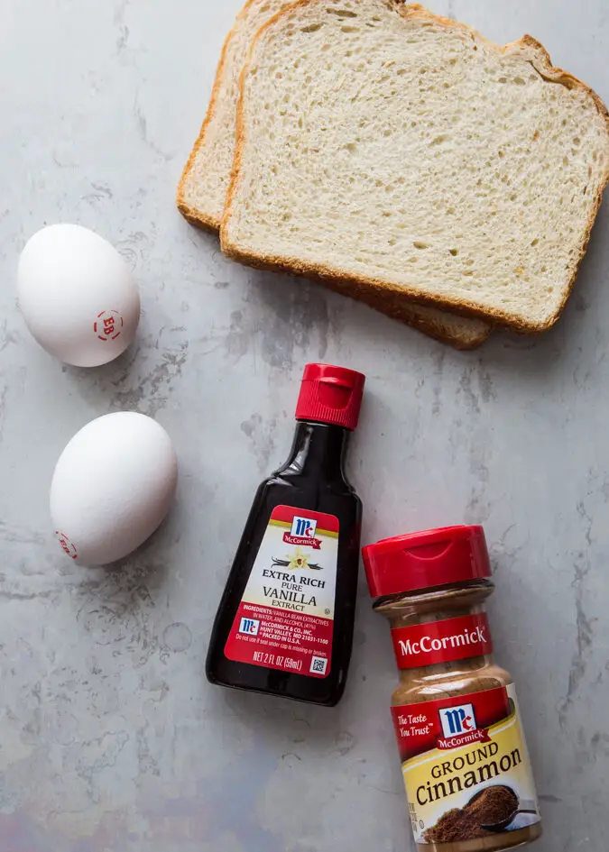 Receta de tostadas francesas en una taza