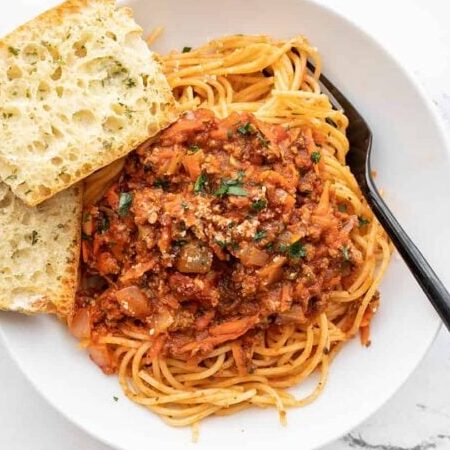 Salsa De Espagueti Simple De Una Lata De Tomates Triturados