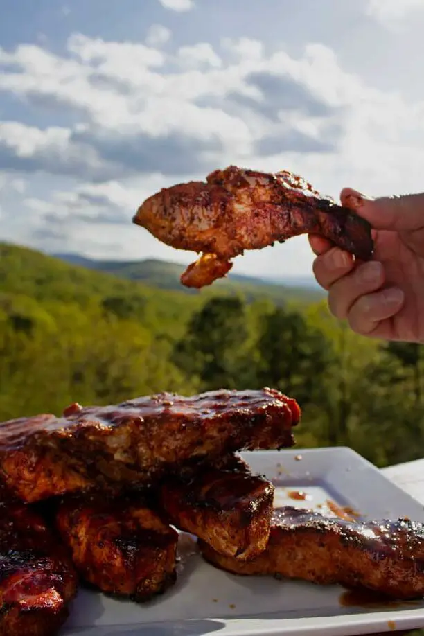 Costillas BBQ Estilo Campestre - La Cocina de Montaña