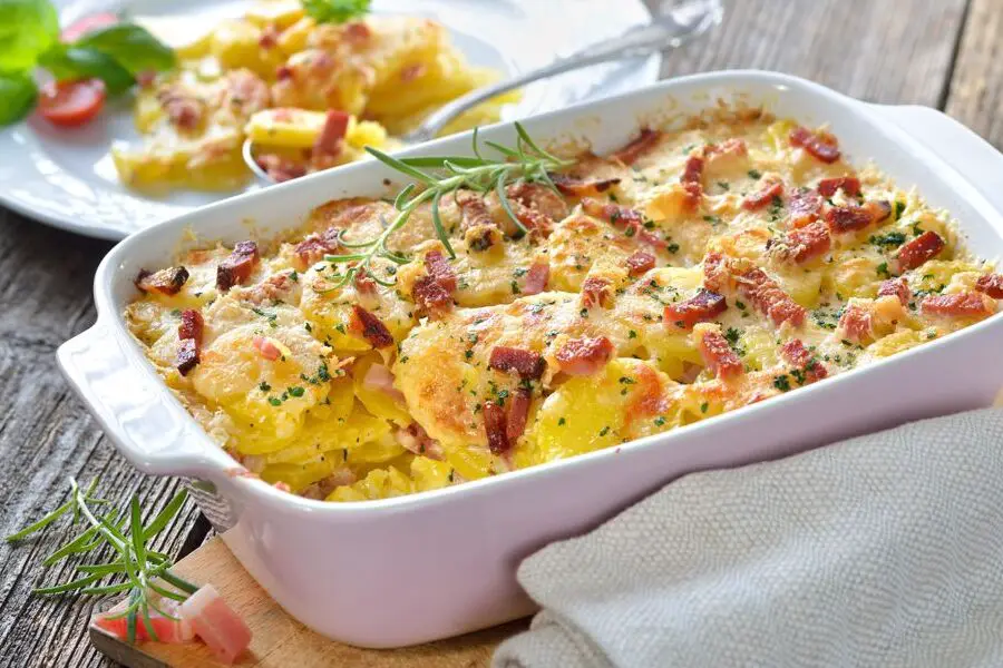 Patatas Gratinadas Y Jamón |
