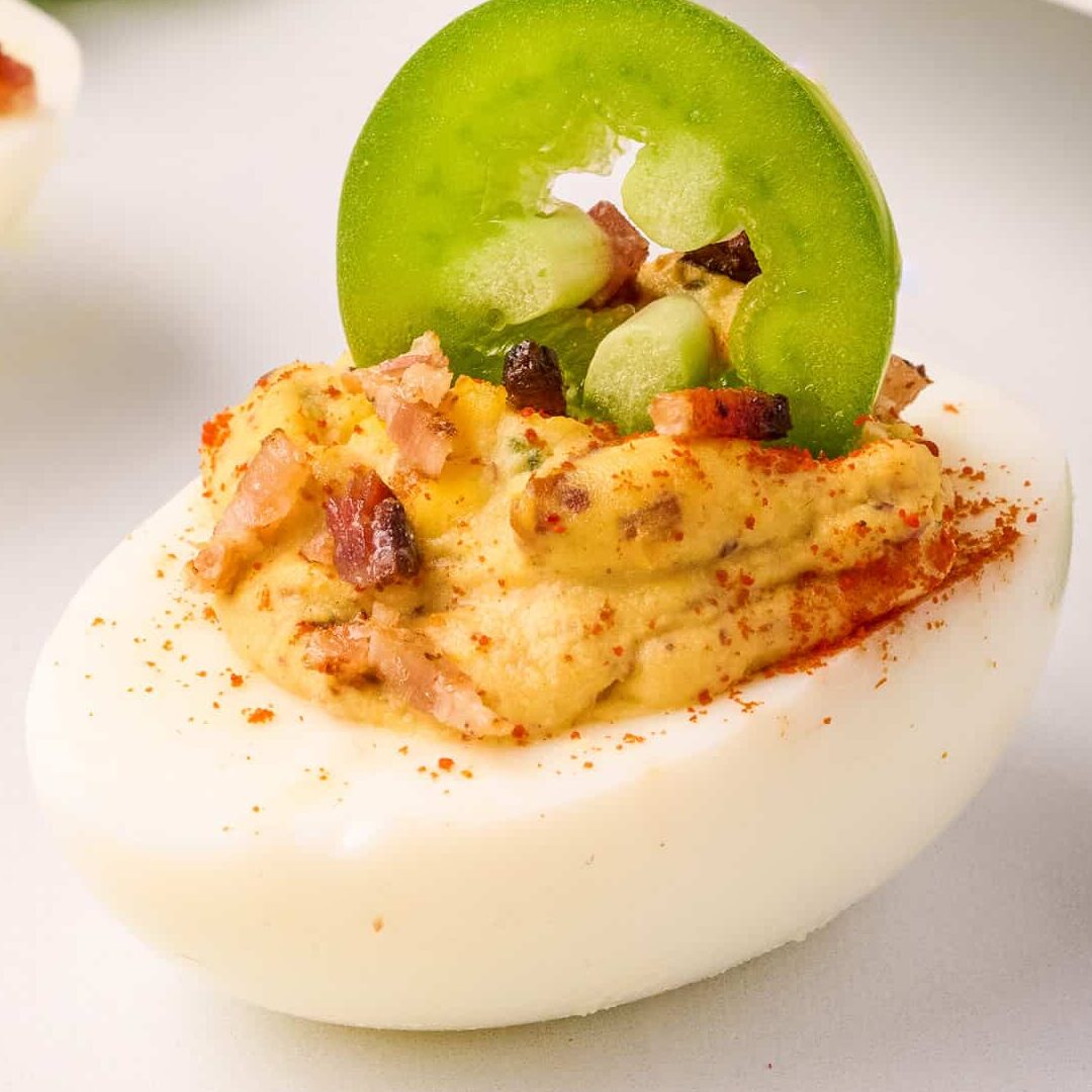Huevos Rellenos De Tocino Y Jalapeño