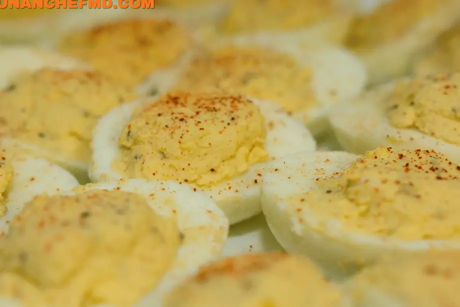¿Cuánto tiempo duran los huevos rellenos en el refrigerador?