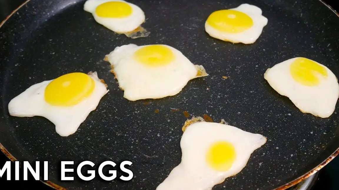 1 HUEVO rinde 6 mini huevos fritos |