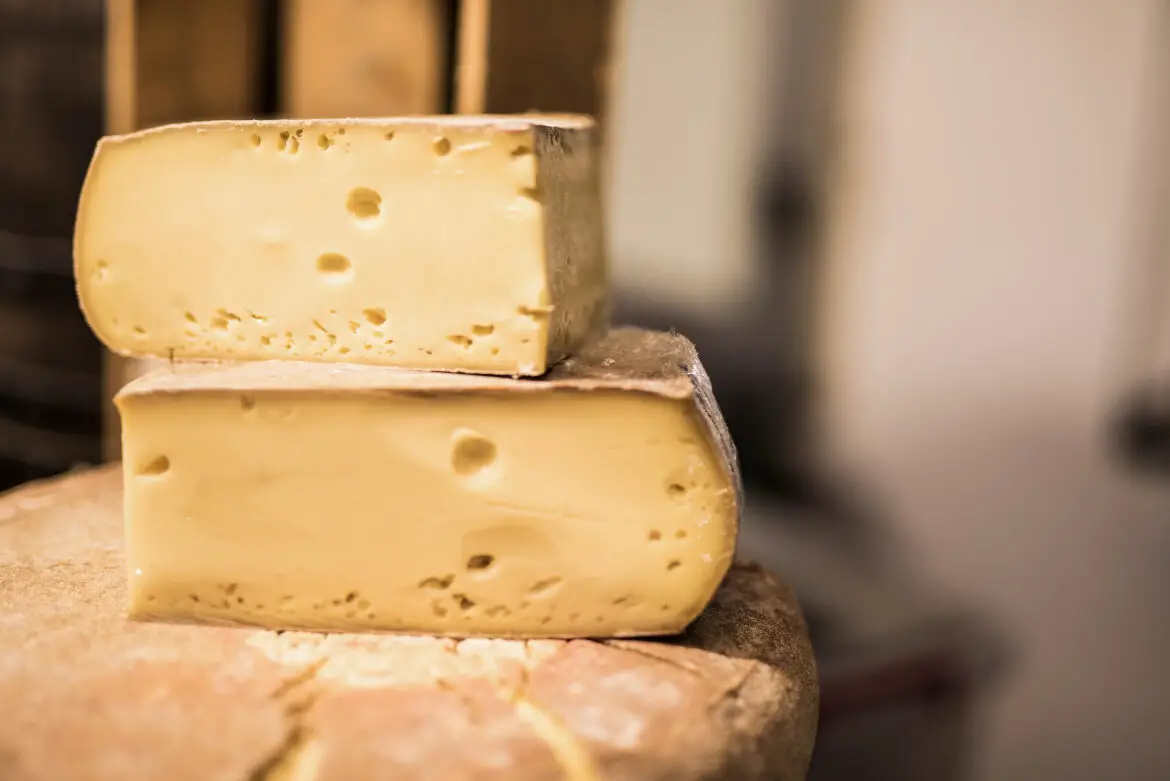 Cómo sustituir el caro queso gruyere en recetas ...