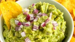 Guacamole fácil sin cilantro y tomates