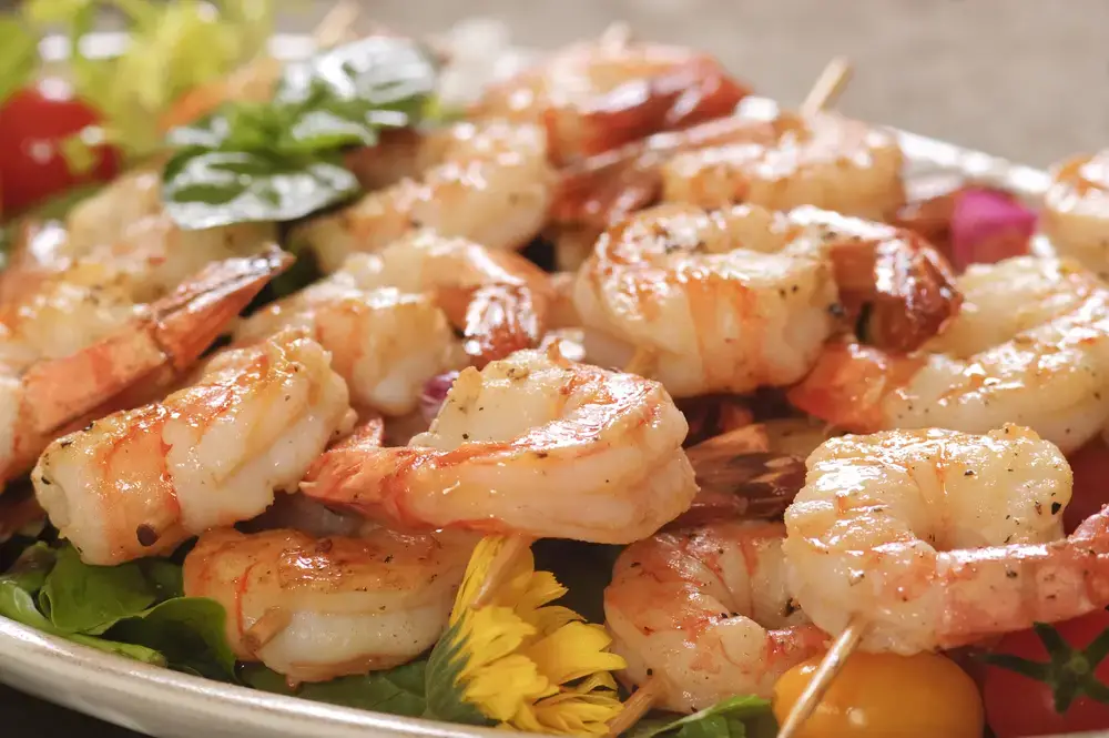 ¿Cómo saber si los camarones están cocidos?