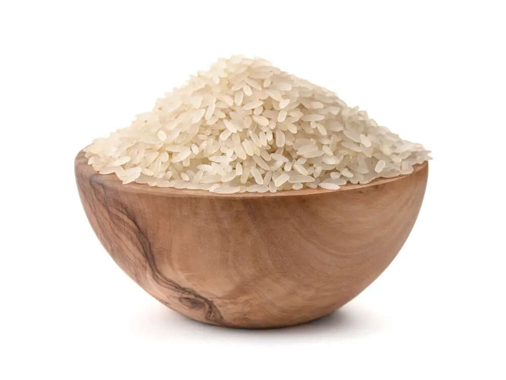 ¿Es malo comer arroz crudo?