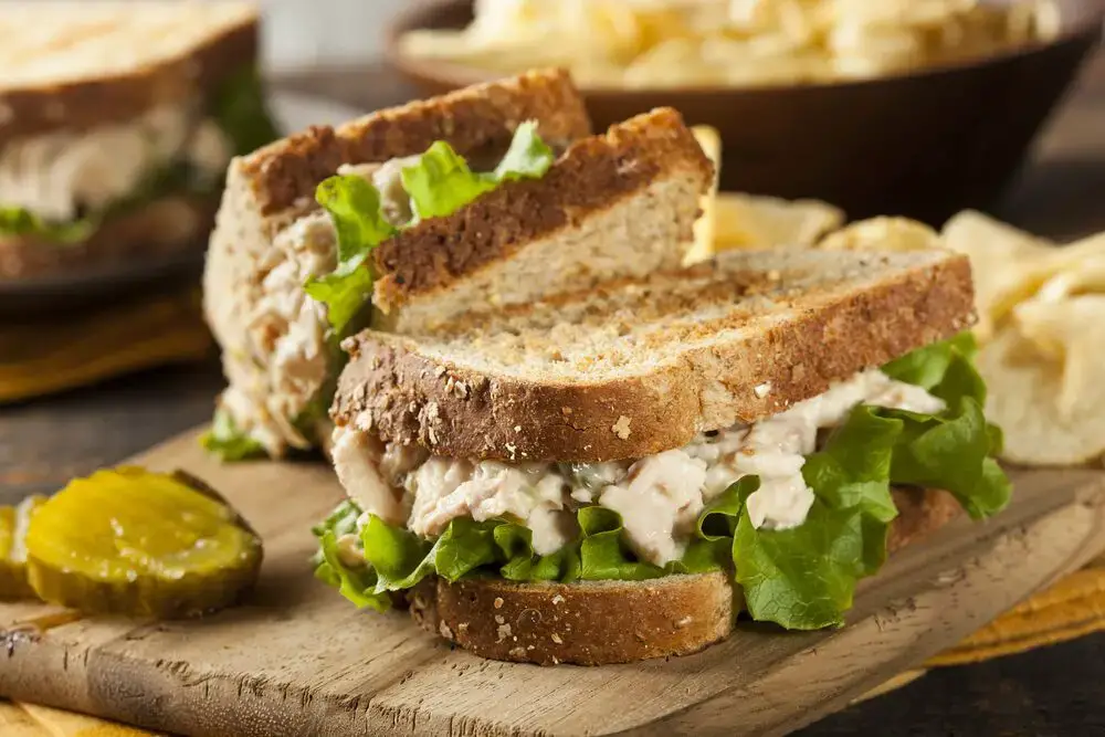 ¿Por cuánto tiempo es bueno un sándwich de atún? (respuesta explicada)