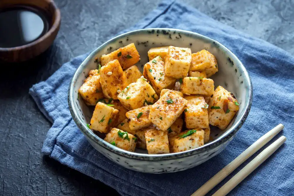 ¿Se puede calentar el tofu en el microondas? – Comida fanática