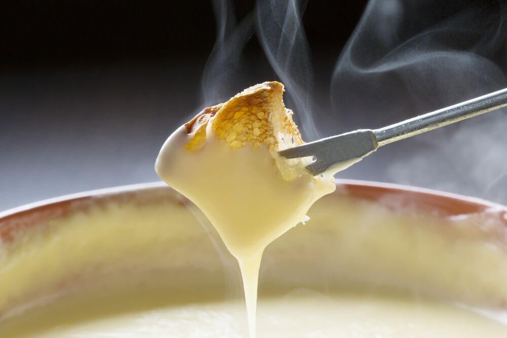 ¿Se puede recalentar la fondue de queso?